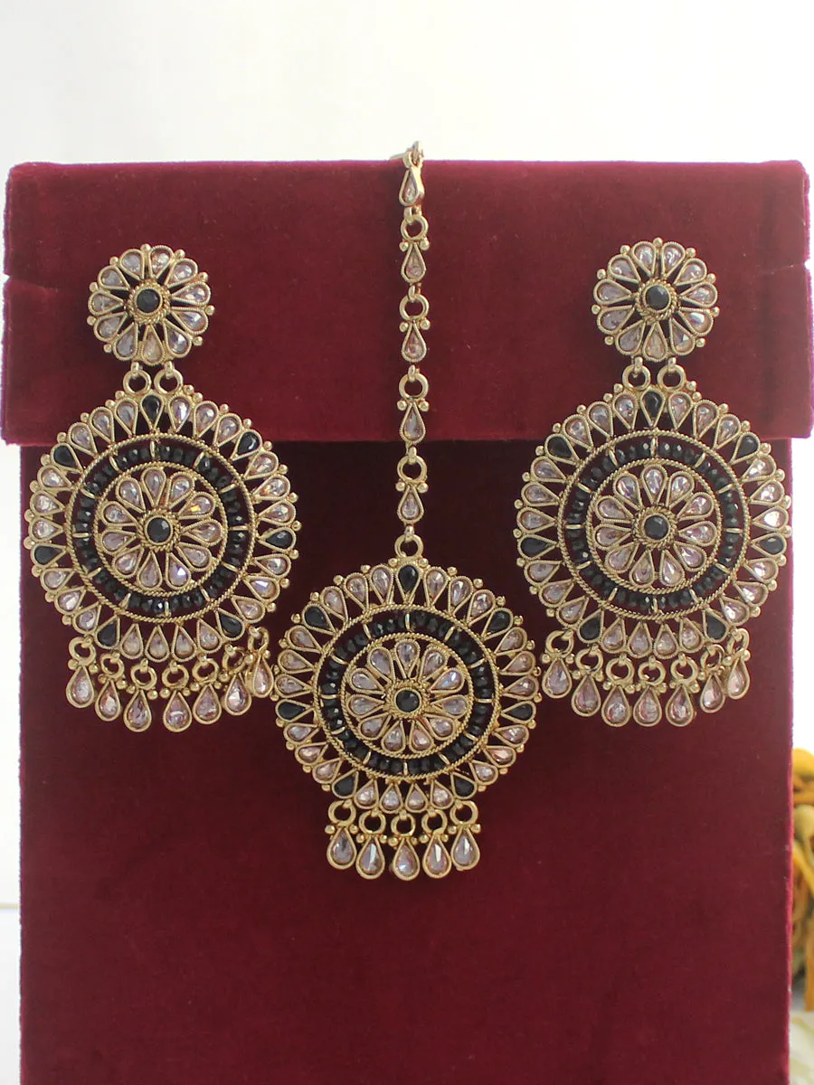 Aarzoo Earrings & Tikka